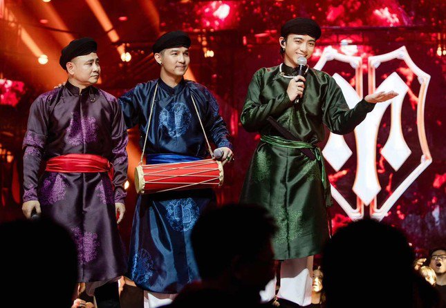 &#39;Mưa lửa&#39; hất văng &#39;Lật mặt 8&#39; và &#39;Thám tử Kiên&#39; - 1