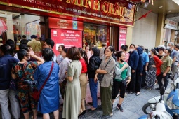 Giá vàng tối 16/5: Lao dốc không phanh, nhiều người tiếc nuối vì trong túi không còn tiền