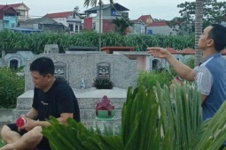 Cảnh khó tin trong nghĩa trang ở Hưng Yên buổi chiều hè gây sốt mạng