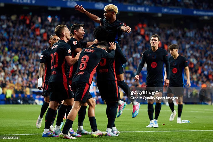 Yamal tỏa sáng trong trận derby Catalunya