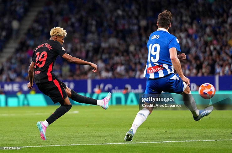 Yamal tiếp tục là ngôi sao trong chiến thắng của Barca trước Espanyol