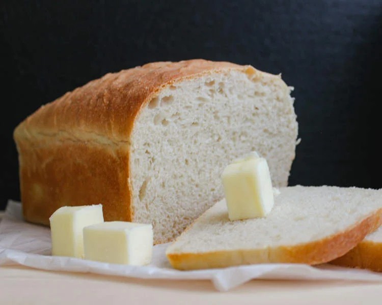 Người đàn ông chỉ sống nhờ bánh mì và đồ ngọt.