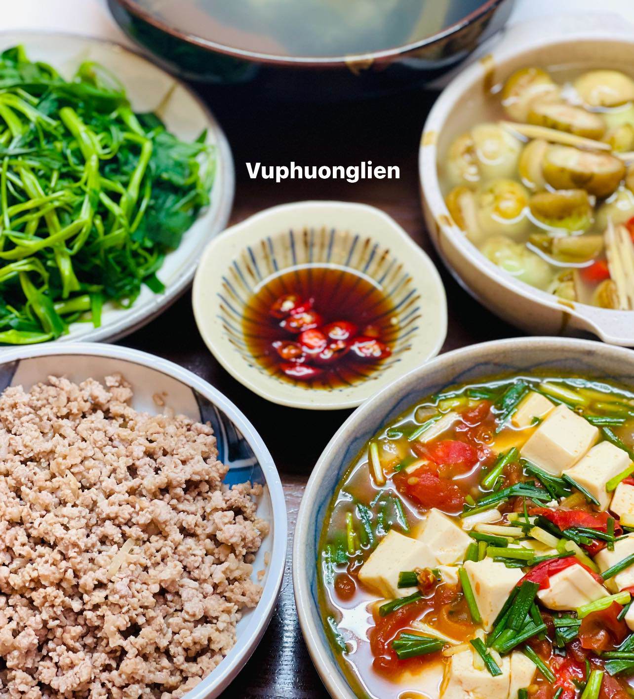 Thịt băm rang - Đậu phụ sốt cà chua - Rau muống luộc - Cà muối