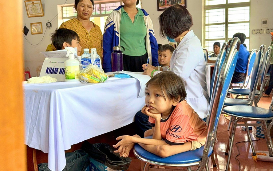 16 tuổi, thân hình nhỏ hơn cả đứa trẻ lên 10, Siu Đăng mang bệnh di truyền Thalassemia mà không hề hay biết.