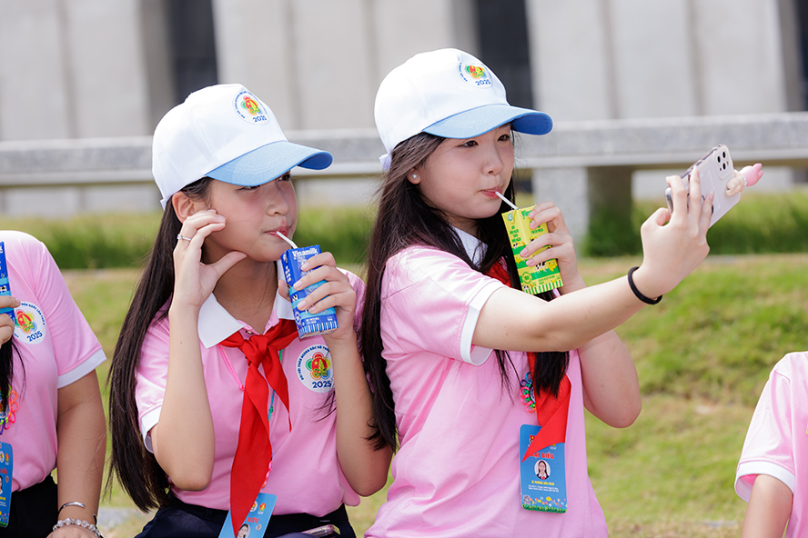 Đồng hành với thiếu nhi Cháu ngoan Bác Hồ, Vinamilk tiếp sức các “búp măng non” vươn cao - 8