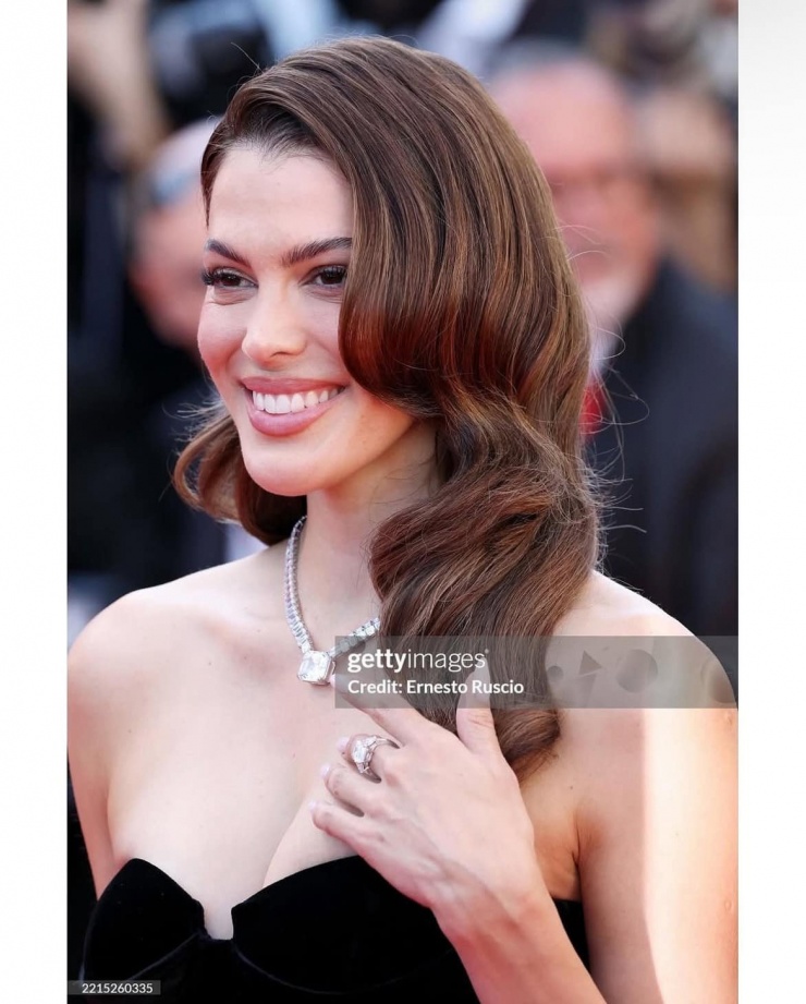 Ông Nawat và dàn hoa hậu trên thảm đỏ Cannes - 19