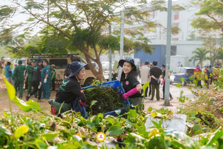 Tại Hoa hậu Việt Nam 2024, Mỹ Vân không đặt ra đích đến là danh hiệu cụ thể. Điều cô hướng tới là để lại dấu ấn với câu chuyện khác biệt - cô gái trưởng thành từ những trải nghiệm nghệ thuật, biết dùng ngôn từ và âm nhạc để kết nối, truyền cảm hứng. Mỹ Vân xây dựng hình ảnh ứng viên biết lắng nghe, biết sẻ chia, và dám thể hiện bản sắc cá nhân một cách tinh tế. Với cô, hành trình này không chỉ là một cuộc thi, còn là cơ hội để chứng minh vẻ đẹp lớn nhất nằm ở cách lan tỏa giá trị đến những người xung quanh.