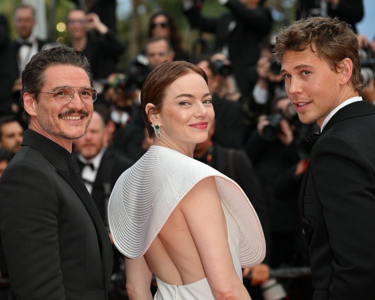 Emma Stone cùng Pedro Pascal và Austin Butler tại Cannes ngày 16/5. Ảnh: IMDB&nbsp;