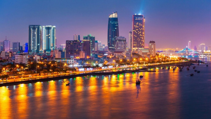 Đà Nẵng về đêm. Ảnh: Andrey X.
