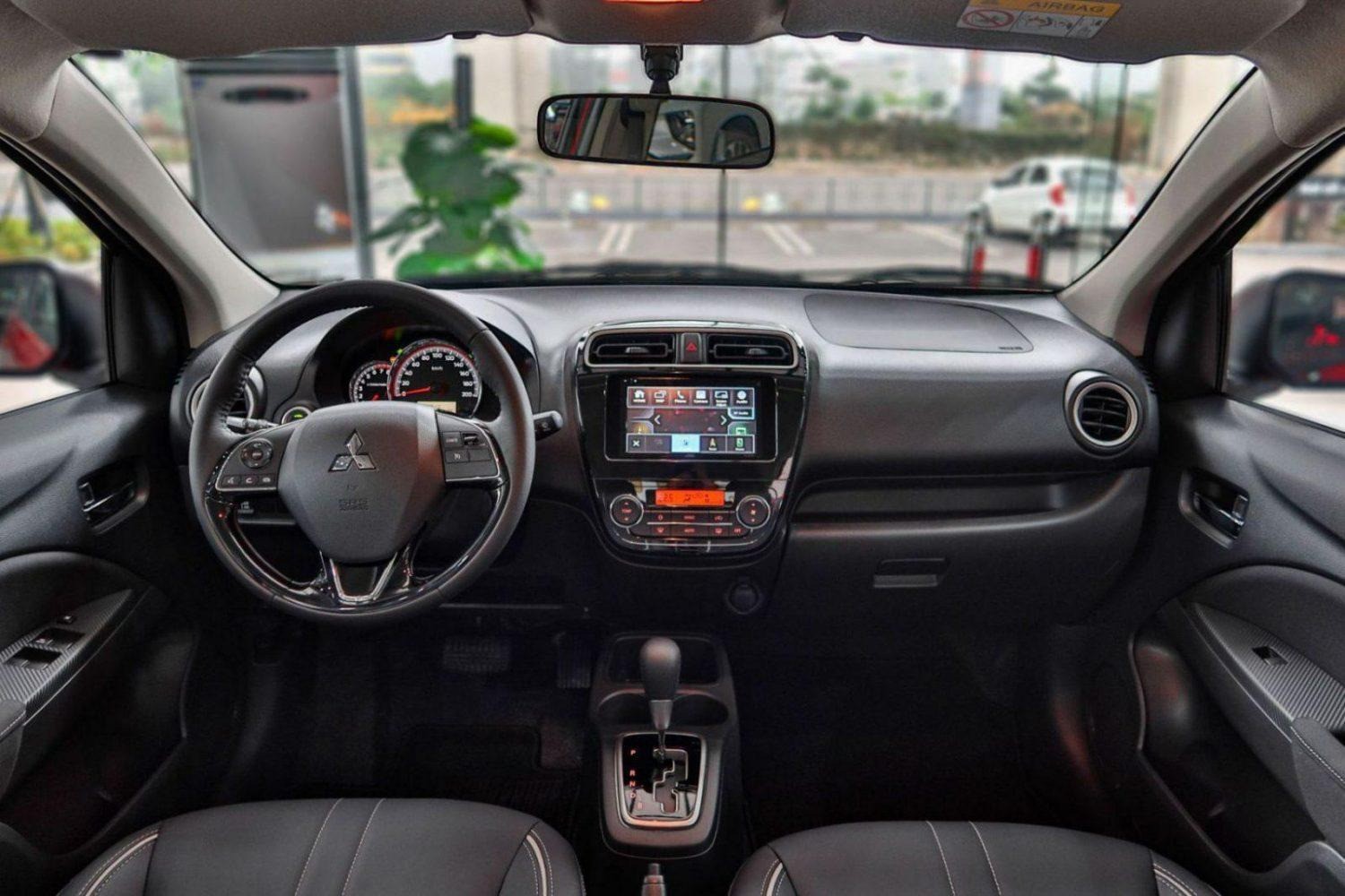 Nội thất Mitsubishi Attrage cũ&nbsp;được đánh giá cao.