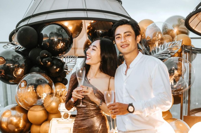 Quốc Huy bên người vợ gắn bó hơn 10 năm. Ảnh: Nhân vật cung cấp