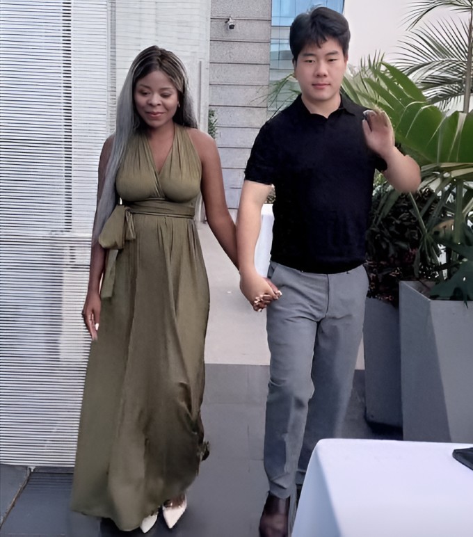 Tiêu Thần và Tina. Ảnh: Sohu