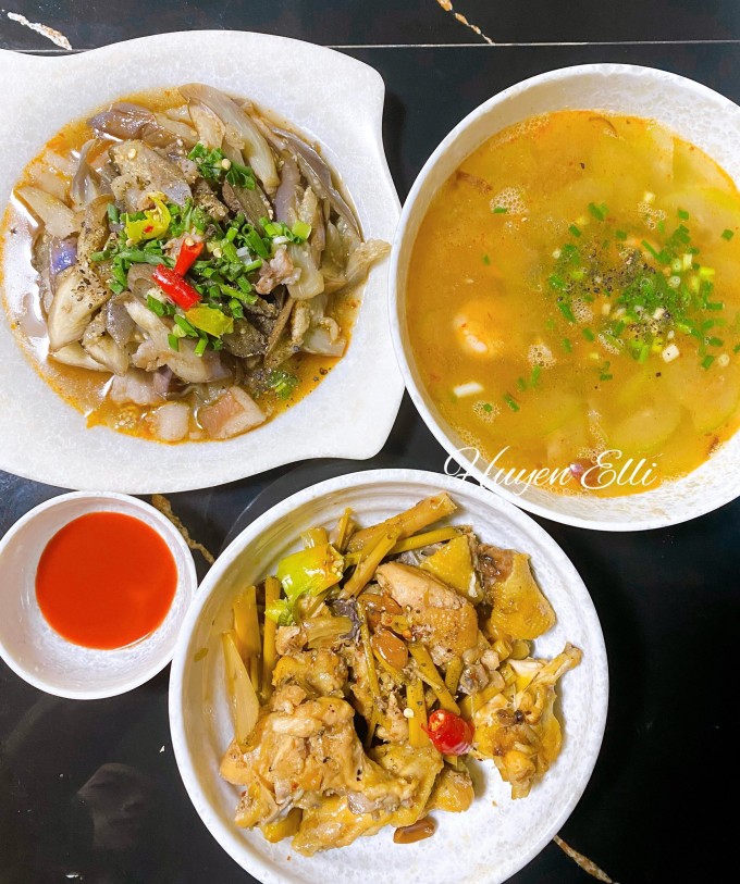 Mâm cơm giản dị chưa tới 100.000 đồng của mẹ gốc Huế - 2