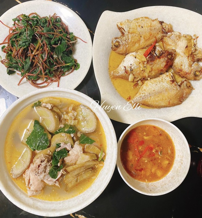 Mâm cơm giản dị chưa tới 100.000 đồng của mẹ gốc Huế - 3