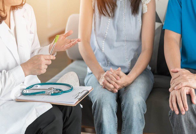 Sau khi quan hệ tình dục không an toàn nên đi khám để được bác sĩ tư vấn.