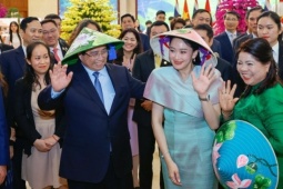 Hai ngày Thủ tướng Thái Lan ở Việt Nam