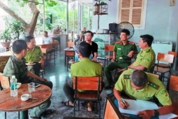 Vì sao kiểm lâm phải yêu cầu chứng minh nguồn gốc chim cảnh tại quán cà phê?