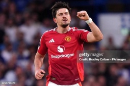 Rực lửa Chelsea - MU: James hụt siêu phẩm, Maguire ghi bàn không được công nhận