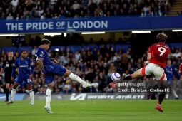 Tranh cãi MU thoát phạt đền trước Chelsea, fan tố trọng tài thiên vị trắng trợn
