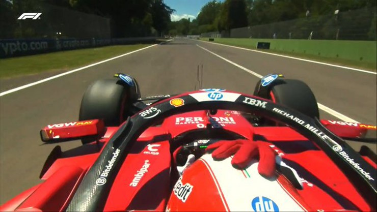 Leclerc không thoải mái trong FP1