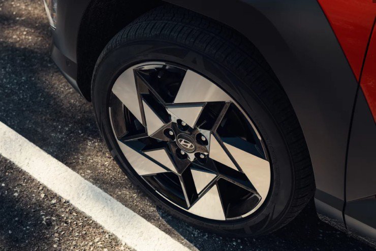 Kona và Corolla Cross Hybrid: Chọn tiết kiệm hay công nghệ phô trương? - 5