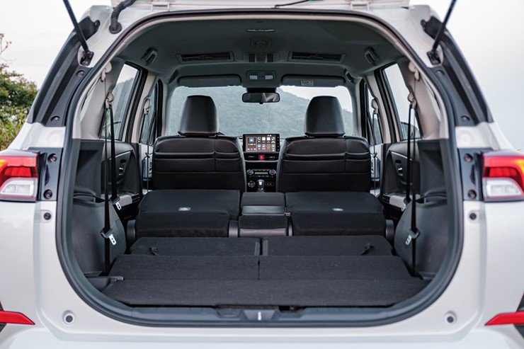 Veloz Cross: MPV