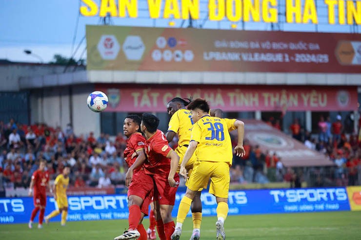Trực tiếp bóng đá Hà Tĩnh - SLNA: Xuất sắc bảo vệ thành quả (Hết giờ) - 3