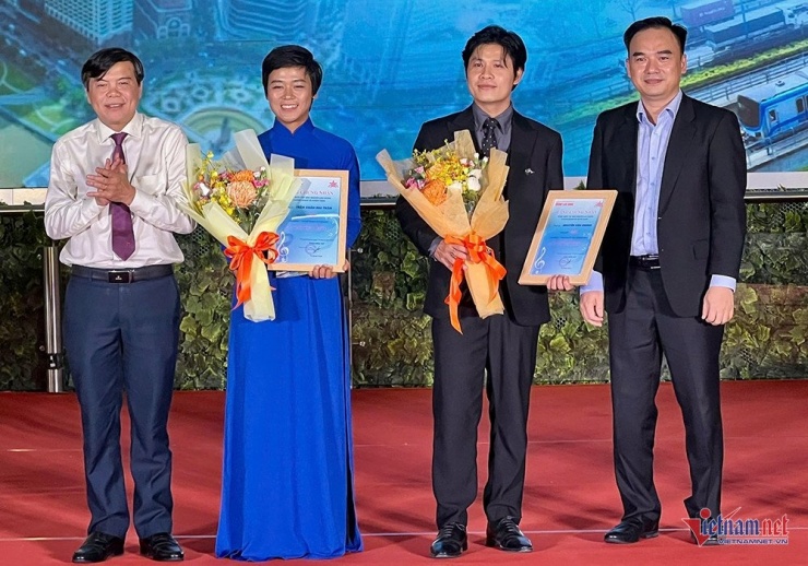 Nhạc sĩ Trần Xuân Mai Trâm và Nguyễn Văn Chung đồng giải nhì.&nbsp;