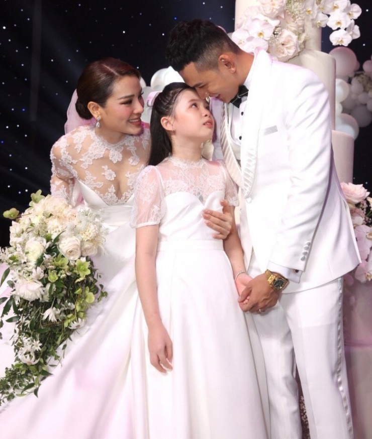 Sao Việt công khai có con trong đám cưới: Có người giấu ái nữ tới năm 9 tuổi, Quỳnh Chi lần đầu có bầu ở tuổi U40 - 6