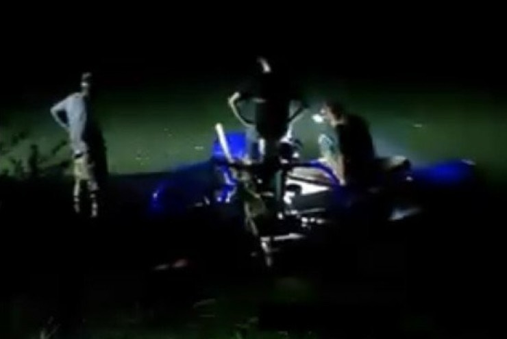 Phát hiện cây sưa khủng dưới suối thuộc vùng đệm Phong Nha-Kẻ Bàng, dân lén lút khai quật trong đêm