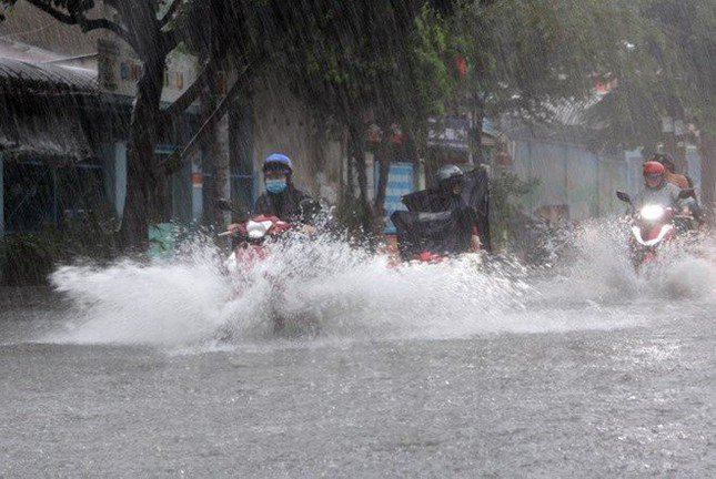 Miền Bắc tiếp tục đón mưa lớn trong chiều tối và đêm nay (18/5).