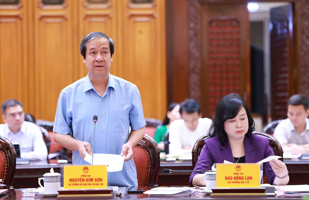 Bộ trưởng Bộ GD&amp;ĐT Nguyễn Kim Sơn phát biểu tại cuộc họp. Ảnh: VGP/NHẬT BẮC