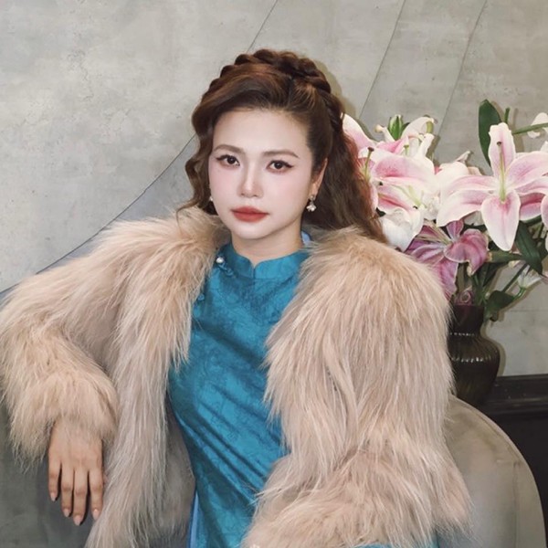 NSƯT Kiều Anh cũng thừa nhận khi ở tuổi trung niên, cô khó tính hơn nên "mãi chưa có gì mới". Về cuộc sống hiện tại, nữ nghệ sĩ sống hạnh phúc với những gì chọn lựa, ngoài công việc diễn xuất, cô còn làm công tác đào tạo trong bộ môn nghệ thuật múa. Thời gian còn lại, NSƯT Kiều Anh dành thời gian chăm sóc bản thân.