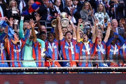 Crystal Palace hạ Man City vô địch FA Cup: Henderson hóa  " người nhện " , lịch sử sang trang