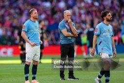 Man City dính  " đòn chí mạng "  ở chung kết FA Cup, Pep Guardiola mắc sai lầm