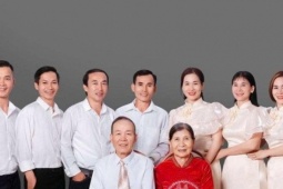 Vợ chồng ở Thanh Hóa có 10 con, 40 cháu chắt, mỗi lần tụ họp đông như hội