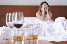 Một số cách giảm tình trạng nôn nao sau khi uống rượu