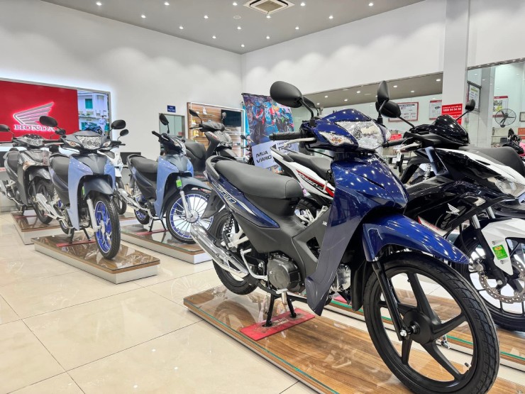 Lương trung bình 8-9 triệu đồng nên mua Yamaha Sirius FI hay Honda Wave Alpha? - 1