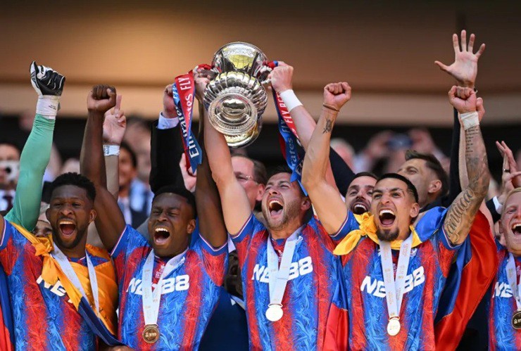 Crystal Palace giành danh hiệu lớn đầu tiên trong lịch sử 119 năm