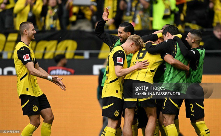 Dortmund&nbsp;hoàn tất màn đào thoát ngoạn mục để giành vé dự Champions League