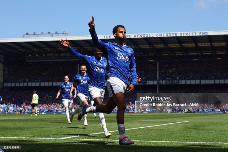 Everton thắng dễ