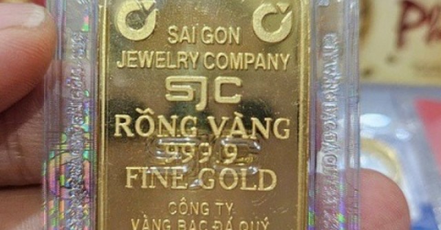 Giá vàng hôm nay 18-5: Liên tục lao dốc, dự báo...