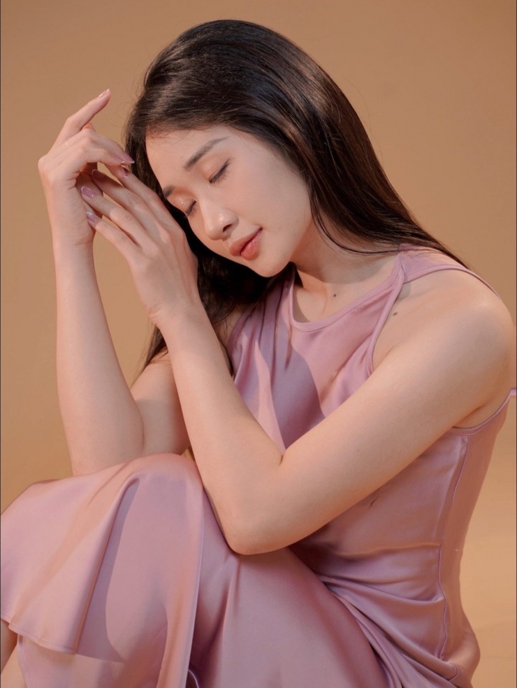 Bên cạnh công việc giảng dạy, Phương Thảo còn gây ấn tượng với niềm đam mê thể hình, chăm chỉ tập gym để có dáng người hoàn hảo.