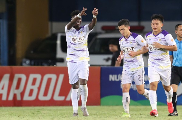 Trực tiếp bóng đá Hà Nội - TP.HCM: Joao Pedro lập cú đúp (V-League) (Hết giờ) - 4
