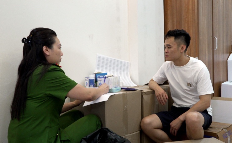 Vụ thu giữ hơn 100 tấn thực phẩm chức năng, thiết bị y tế giả: Điểm tên những mặt hàng đã bán ra thị trường - 5