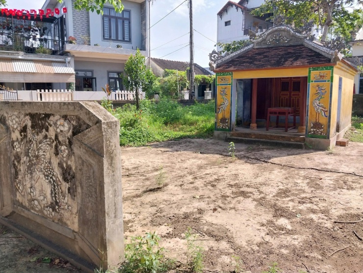 Điểm di tích Am Bà.