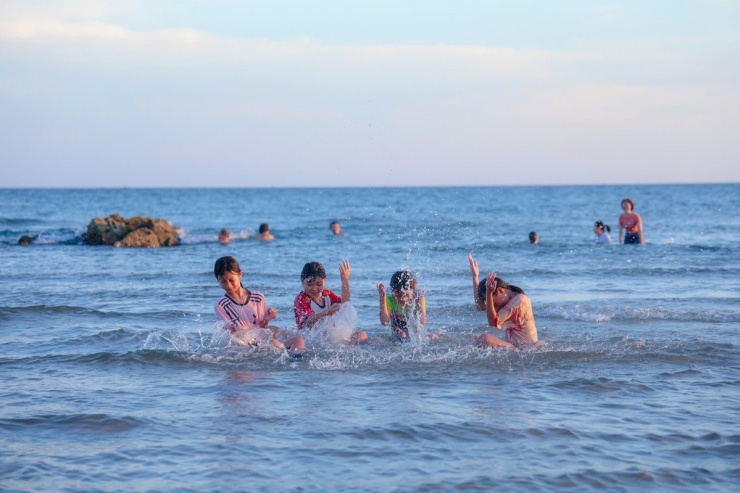 Làng chài hoang sơ, nơi bình yên trú mình sau lưng núi Hòn Hồng - 10