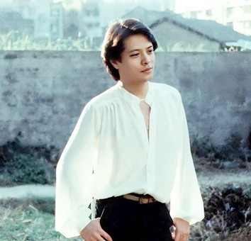 Lưu Văn Chính tuyên bố giải nghệ, từ đó "biến mất" khỏi showbiz.
