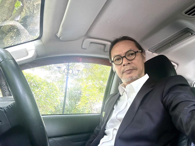Nghệ sĩ thành lập sân khấu ước lệ LucTeam, giảng dạy ở Đại học Sân khấu Điện ảnh. Bằng những cống hiến hết mình cho nghề nên vào tháng 3/2024, anh vinh dự được nhận danh hiệu Nghệ sĩ Nhân dân.