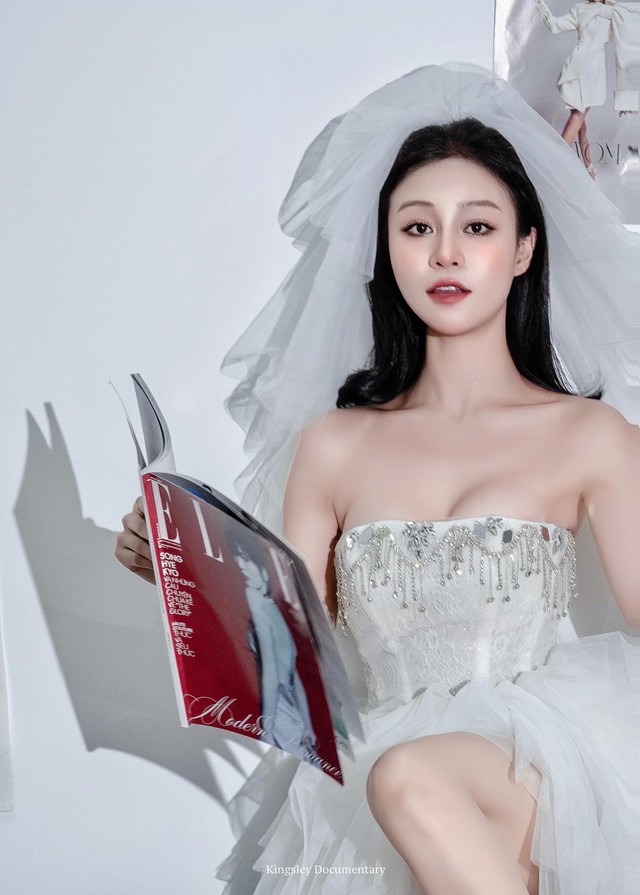 Nhờ vẻ ngoài xinh đẹp chuẩn hoa hậu nên Quỳnh Châu có cơ hội tiếp xúc với nhiều vai diễn hay dù tuổi đời còn khá trẻ.